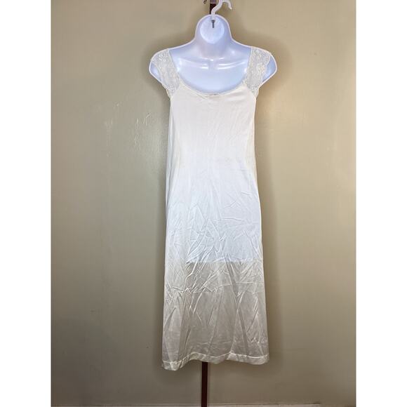 Vanity Fair Women VNTG Satin/lace Nightgown Med  off white EUC Modest Intimates - Picture 3 of 8